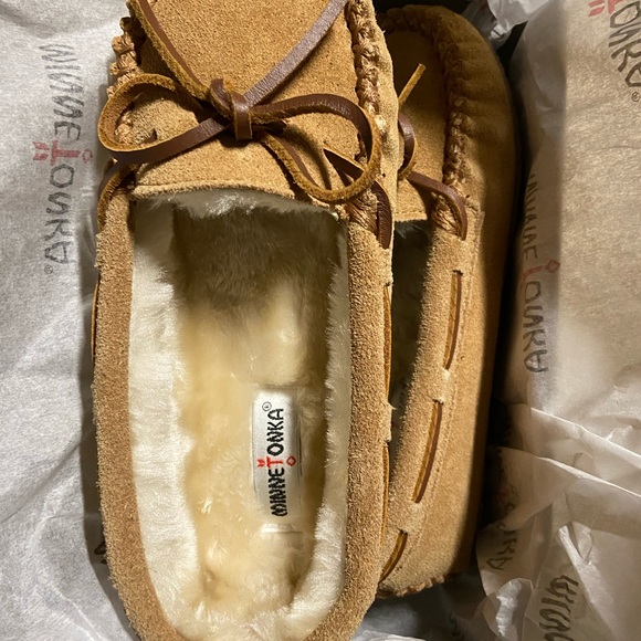 Minnetonka Cassie Slippers for Infants/Toddler/Little Kids Boys And Girls - Picture 5 of 6